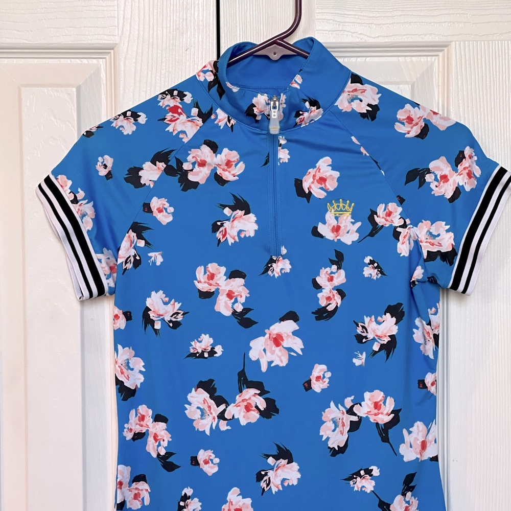 EUC - KASTEL DENMARK - 1/4 zip /  short sleeve sunshirt / blue flower